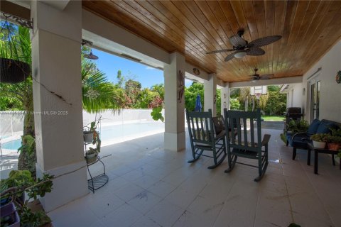 House in Homestead, Florida 4 bedrooms, 217.48 sq.m. № 2016988 - photo 23