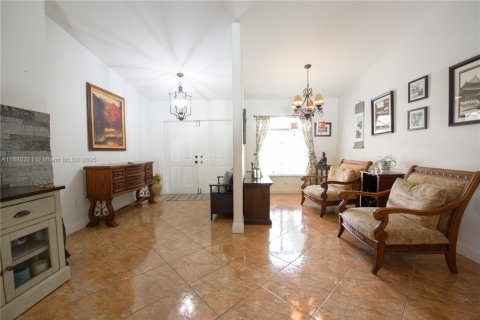 House in Homestead, Florida 4 bedrooms, 217.48 sq.m. № 2016988 - photo 7