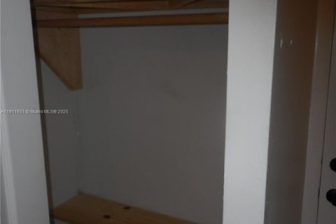 Casa en alquiler en Surfside, Florida, 2 dormitorios, 144.18 m2 № 2013497 - foto 8