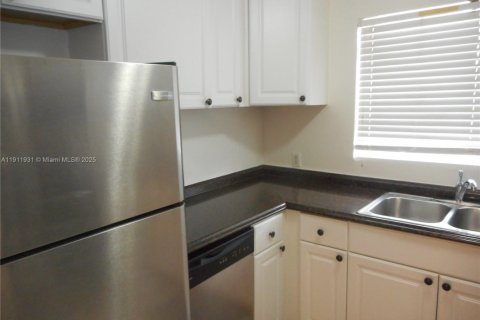 Casa en alquiler en Surfside, Florida, 2 dormitorios, 144.18 m2 № 2013497 - foto 12