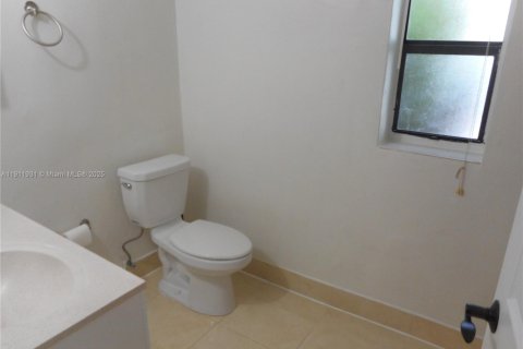 Casa en alquiler en Surfside, Florida, 2 dormitorios, 144.18 m2 № 2013497 - foto 6