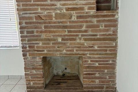 Villa ou maison à louer à Surfside, Floride: 3 chambres, 144.18 m2 № 2013497 - photo 25