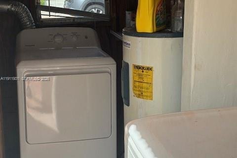 Villa ou maison à louer à Surfside, Floride: 3 chambres, 144.18 m2 № 2013497 - photo 26