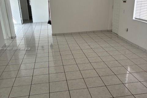 Villa ou maison à louer à Surfside, Floride: 3 chambres, 144.18 m2 № 2013497 - photo 29