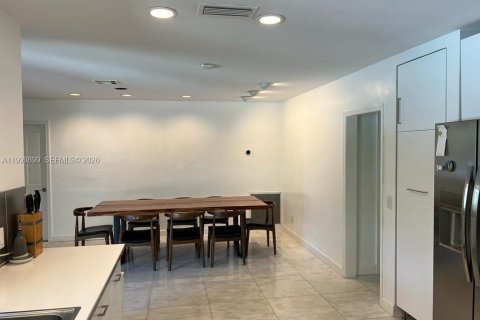 Villa ou maison à louer à Coral Gables, Floride: 4 chambres, 195.65 m2 № 2065047 - photo 18