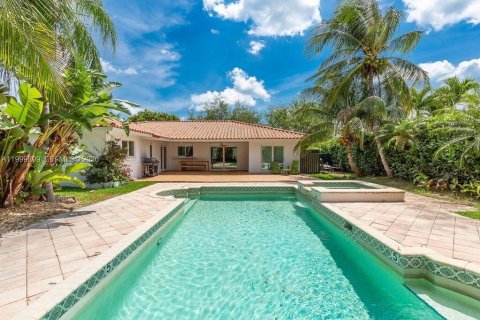 Villa ou maison à louer à Coral Gables, Floride: 4 chambres, 195.65 m2 № 2065047 - photo 3
