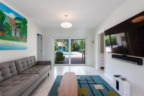 Villa ou maison à louer à Coral Gables, Floride: 4 chambres, 195.65 m2 № 2065047 - photo 13