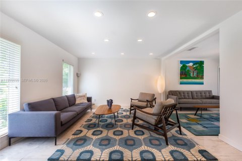 Villa ou maison à louer à Coral Gables, Floride: 4 chambres, 195.65 m2 № 2065047 - photo 7