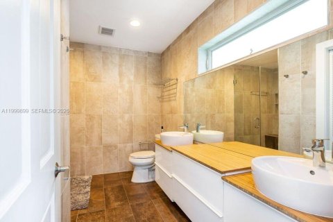 Villa ou maison à louer à Coral Gables, Floride: 4 chambres, 195.65 m2 № 2065047 - photo 25