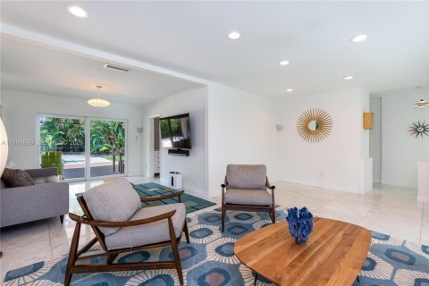 Villa ou maison à louer à Coral Gables, Floride: 4 chambres, 195.65 m2 № 2065047 - photo 9
