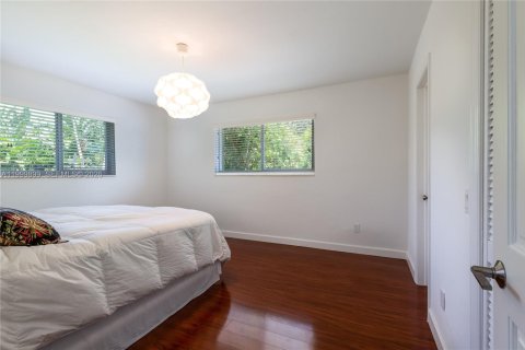 Villa ou maison à louer à Coral Gables, Floride: 4 chambres, 195.65 m2 № 2065047 - photo 28