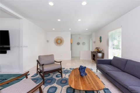 Villa ou maison à louer à Coral Gables, Floride: 4 chambres, 195.65 m2 № 2065047 - photo 8