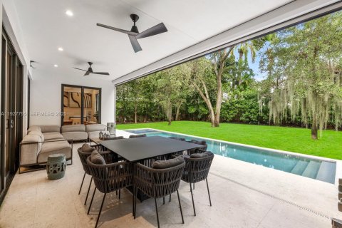 House in Miami, Florida 5 bedrooms, 368.08 sq.m. № 1988114 - photo 16