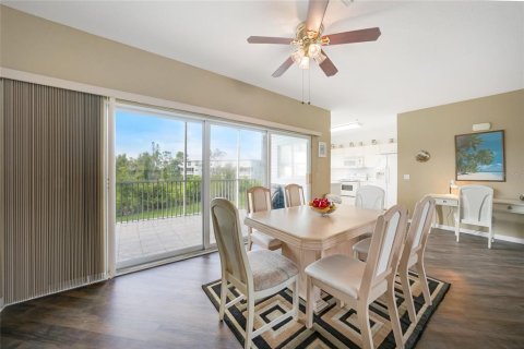 Townhouse in Rotonda, Florida 3 bedrooms, 186.18 sq.m. № 1909605 - photo 13