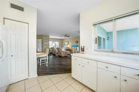 Townhouse in Rotonda, Florida 3 bedrooms, 186.18 sq.m. № 1909605 - photo 16