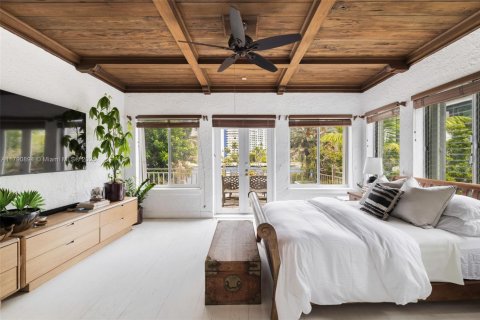 House in Miami Beach, Florida 6 bedrooms, 421.31 sq.m. № 1697499 - photo 5