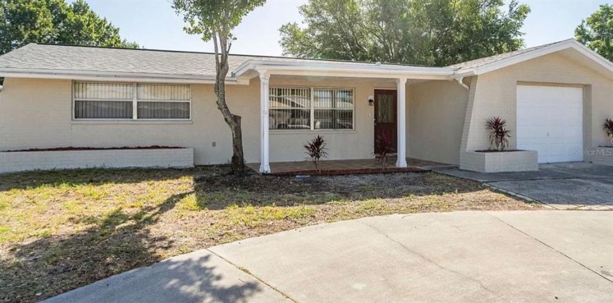 House in Port Richey, Florida 3 bedrooms, 148.74 sq.m. № 2391454