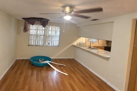 House in Port Richey, Florida 3 bedrooms, 148.74 sq.m. № 2391454 - photo 7