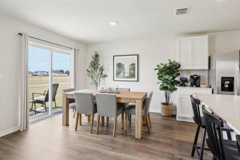 House in Lake Wales, Florida 4 bedrooms, 139.17 sq.m. № 2092681 - photo 8