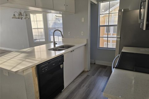 Condo in Kissimmee, Florida, 3 bedrooms № 2218291 - photo 14
