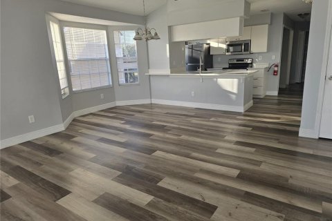 Condo in Kissimmee, Florida, 3 bedrooms № 2218291 - photo 5