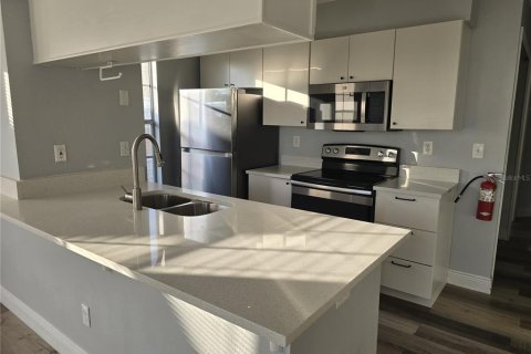 Condo in Kissimmee, Florida, 3 bedrooms № 2218291 - photo 13