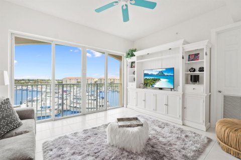 Condo in St. Lucie, Florida, 2 bedrooms № 2146121 - photo 10