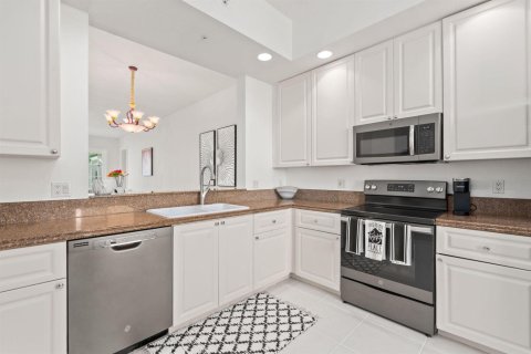 Condo in St. Lucie, Florida, 2 bedrooms № 2146121 - photo 12