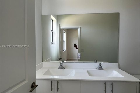 Villa ou maison à louer à Homestead, Floride: 3 chambres, 123.93 m2 № 2001634 - photo 10