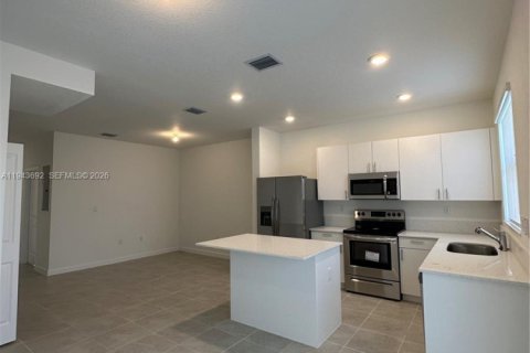 Villa ou maison à louer à Homestead, Floride: 3 chambres, 123.93 m2 № 2001634 - photo 6