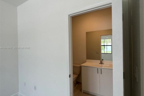 Villa ou maison à louer à Homestead, Floride: 3 chambres, 123.93 m2 № 2001634 - photo 8