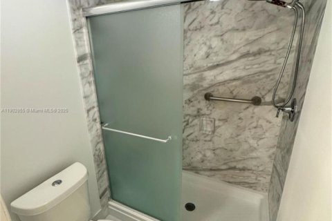 Снять в аренду кондоминиум в Коконат Крик, Флорида 3 спальни, 104.05м2, № 1954252 - фото 10