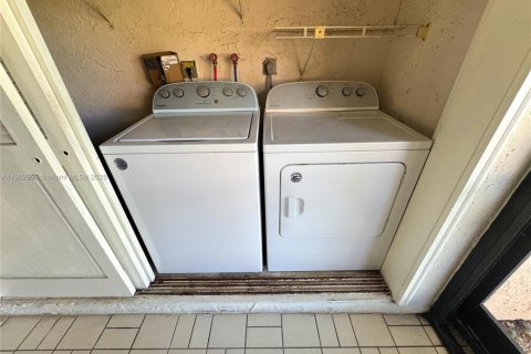 Снять в аренду кондоминиум в Коконат Крик, Флорида 3 спальни, 104.05м2, № 1954252 - фото 8