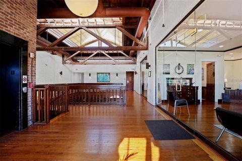 Propiedad comercial en alquiler en Lake Wales, Florida, 212.1 m2 № 1843546 - foto 2