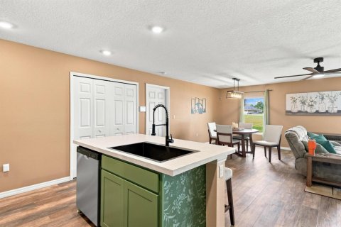 House in Port St. Lucie, Florida 4 bedrooms, 198.25 sq.m. № 2268168 - photo 15