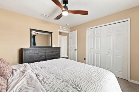 House in Port St. Lucie, Florida 4 bedrooms, 198.25 sq.m. № 2268168 - photo 28