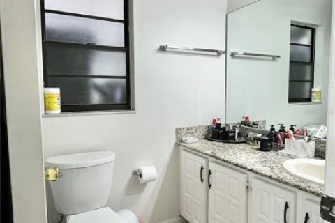 Villa ou maison à vendre à Tampa, Floride: 4 chambres, 193.05 m2 № 2109583 - photo 20