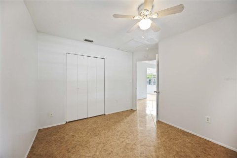 Apartment in Bradenton, Florida 3 bedrooms, 76.92 sq.m. № 1912175 - photo 13