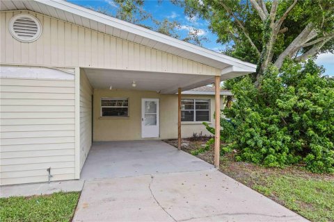 Apartment in Bradenton, Florida 3 bedrooms, 76.92 sq.m. № 1912175 - photo 25