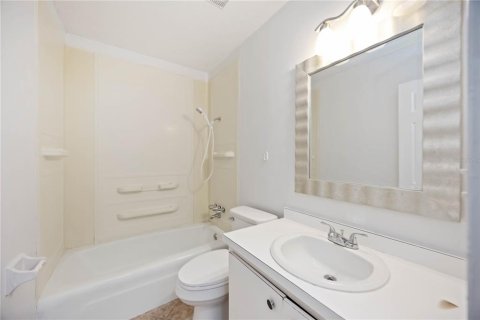 Apartment in Bradenton, Florida 3 bedrooms, 76.92 sq.m. № 1912175 - photo 14