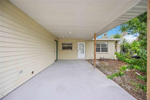 Apartment in Bradenton, Florida 3 bedrooms, 76.92 sq.m. № 1912175 - photo 27