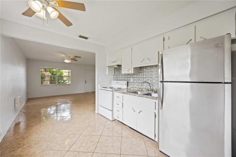Apartment in Bradenton, Florida 3 bedrooms, 76.92 sq.m. № 1912175 - photo 5