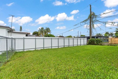 Propiedad comercial en venta en Florida City, Florida, 274.06 m2 № 1967165 - foto 7