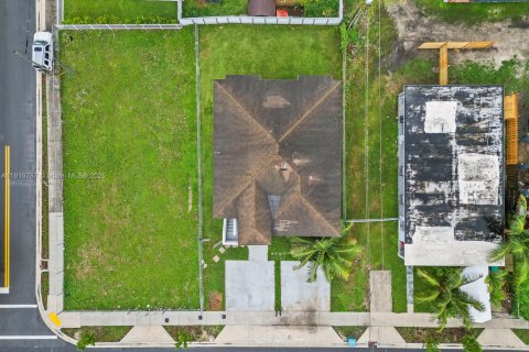 Propiedad comercial en venta en Florida City, Florida, 274.06 m2 № 1967165 - foto 3