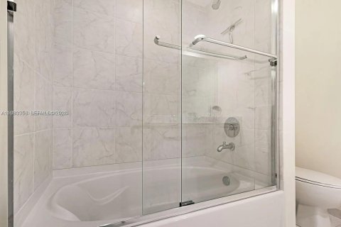 Copropriété à louer à Miami, Floride: 2 chambres, 118.73 m2 № 2048452 - photo 21