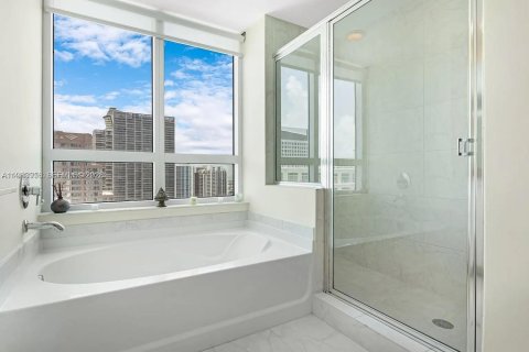 Copropriété à louer à Miami, Floride: 2 chambres, 118.73 m2 № 2048452 - photo 28