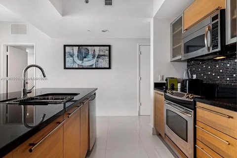 Copropriété à louer à Miami, Floride: 2 chambres, 118.73 m2 № 2048452 - photo 12