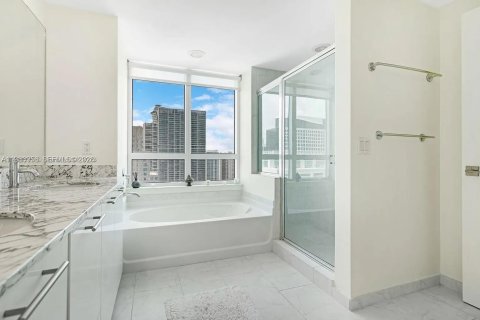 Copropriété à louer à Miami, Floride: 2 chambres, 118.73 m2 № 2048452 - photo 29