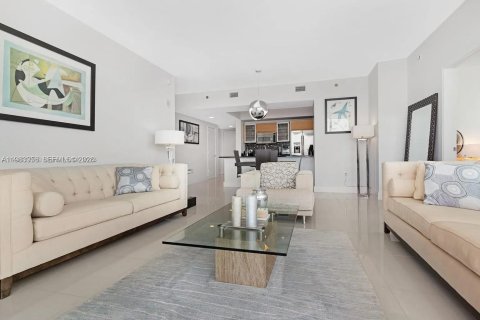 Copropriété à louer à Miami, Floride: 2 chambres, 118.73 m2 № 2048452 - photo 9