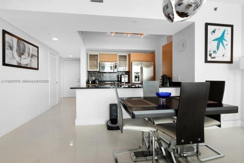 Copropriété à louer à Miami, Floride: 2 chambres, 118.73 m2 № 2048452 - photo 14